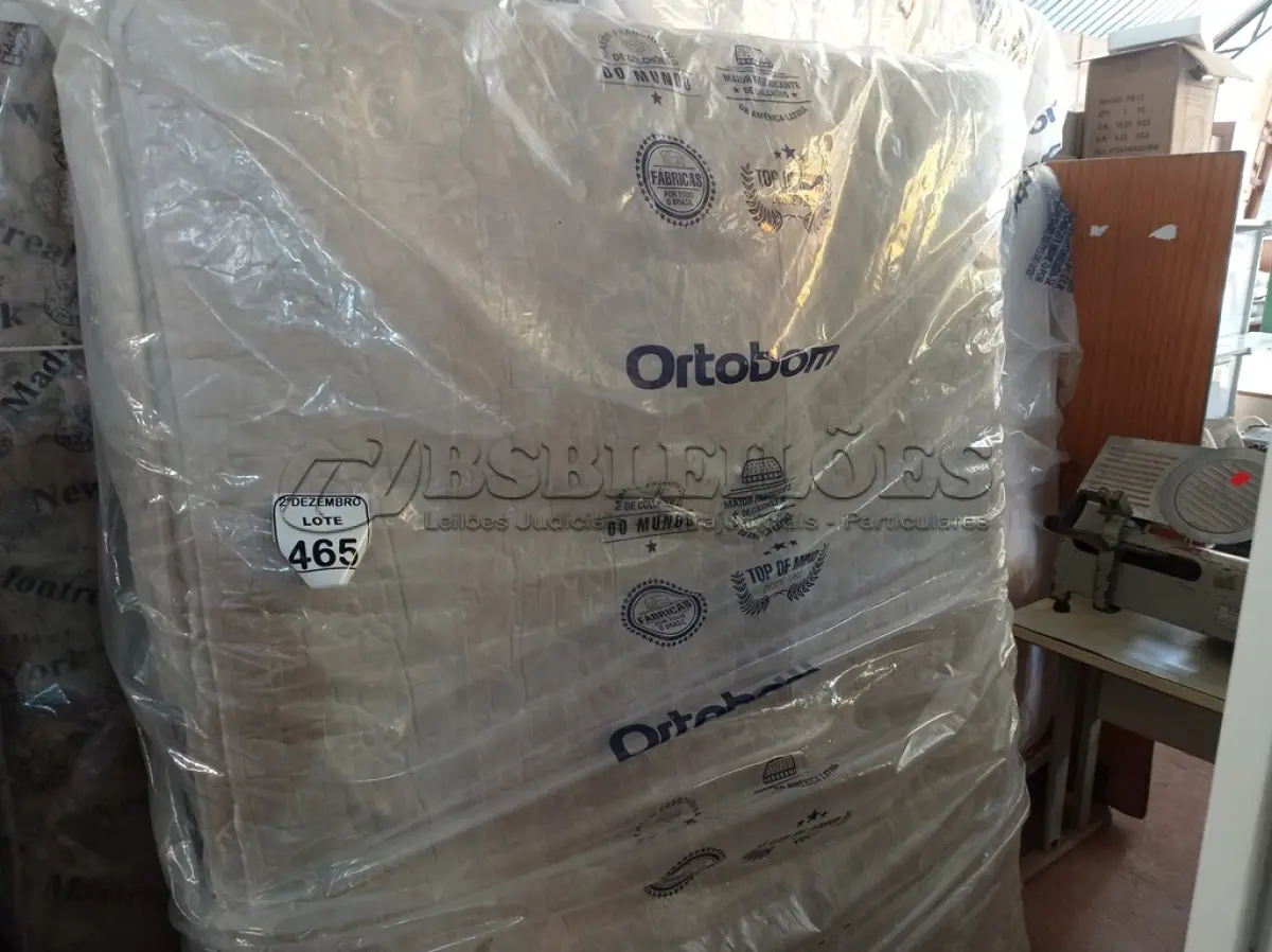 LOTE 465 - 01 COLCHÃO DE CASAL. (NO ESTADO) ATENÇÃO! FAZER A VISITAÇÃO ANTES DE ARREMATAR, NÃO SABEMOS SE FUNCIONA. LEILÃO NÃO TEM GARANTIA E NEM DEVOLUÇÃO, SUJEITO A POSSÍVEIS AVARIAS VISÍVEIS/OCULTAS E/OU AUSÊNCIA DE COMPONENTES.