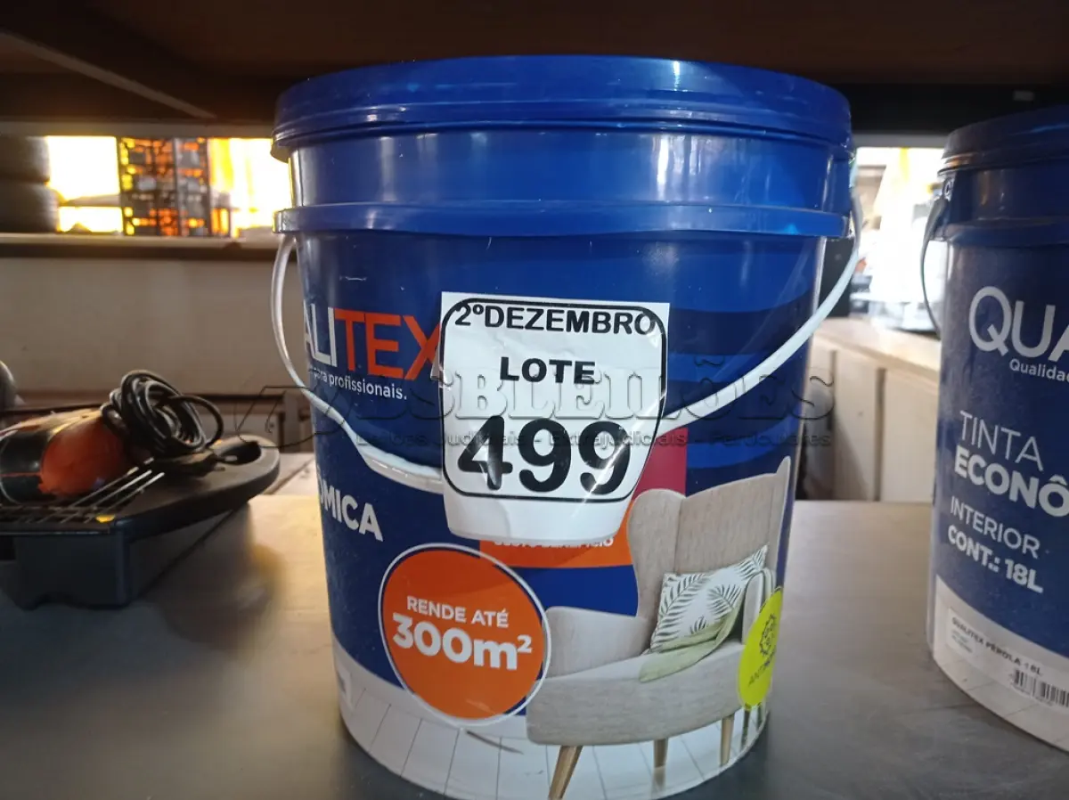 LOTE 499 - 01 GALÃO DE TINTA MARCA QUALITEX 18. (NO ESTADO) ATENÇÃO! FAZER A VISITAÇÃO ANTES DE ARREMATAR, NÃO SABEMOS SE FUNCIONA. LEILÃO NÃO TEM GARANTIA E NEM DEVOLUÇÃO, SUJEITO A POSSÍVEIS AVARIAS VISÍVEIS/OCULTAS E/OU AUSÊNCIA DE COMPONENTES.
