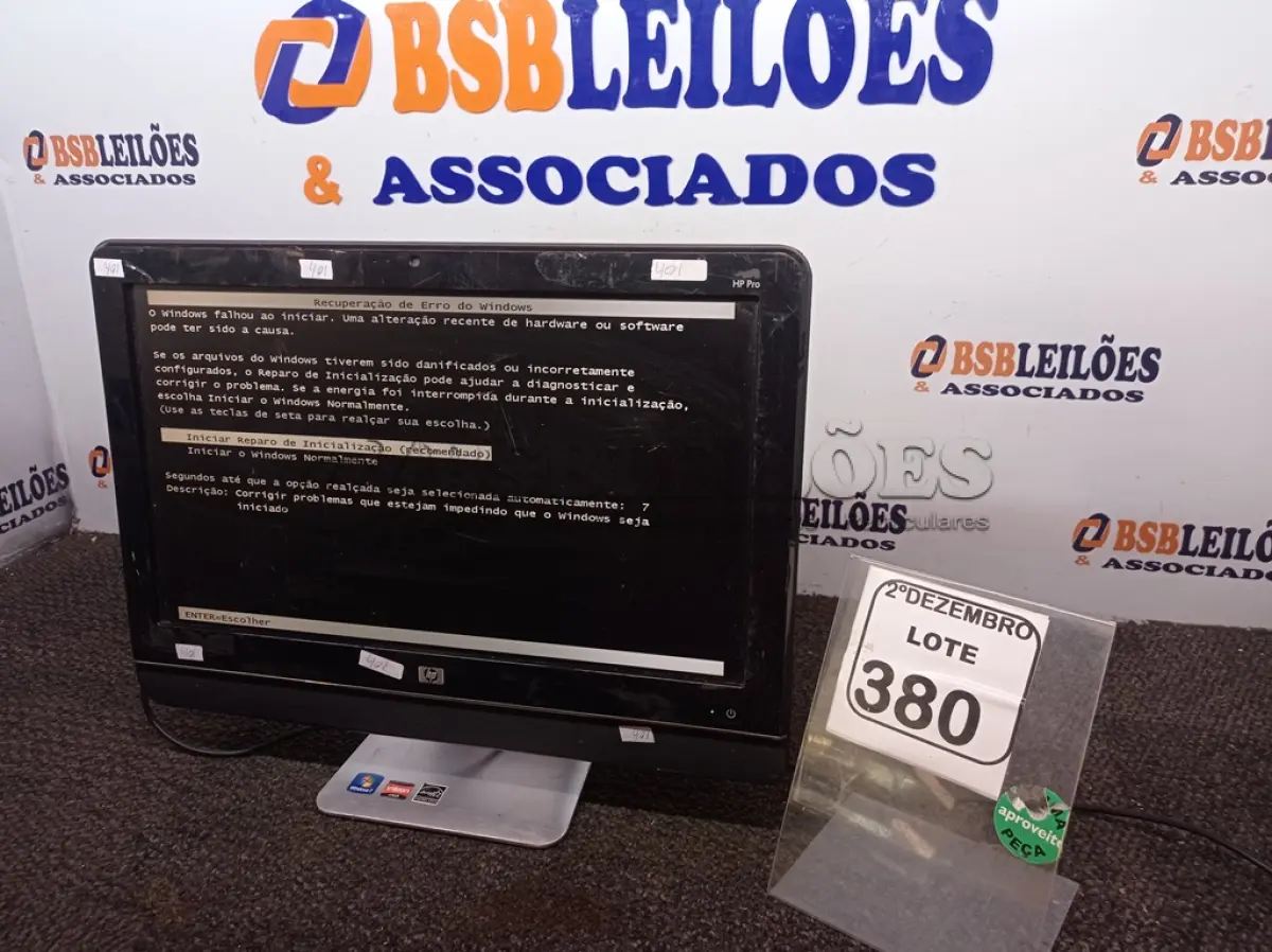 LOTE 380 - 01 ALL IN ONE MARCA HP C/TECLADO E MOUSE. (NO ESTADO) ATENÇÃO! FAZER A VISITAÇÃO ANTES DE ARREMATAR, NÃO SABEMOS SE FUNCIONA. LEILÃO NÃO TEM GARANTIA E NEM DEVOLUÇÃO, SUJEITO A POSSÍVEIS AVARIAS VISÍVEIS/OCULTAS E/OU AUSÊNCIA DE COMPONENTES.