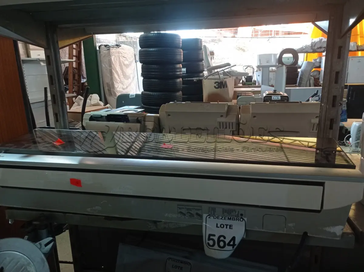 LOTE 564 - 01 EVAPORADORA DE TETO MARCA LG. (NO ESTADO) ATENÇÃO! FAZER A VISITAÇÃO ANTES DE ARREMATAR, NÃO SABEMOS SE FUNCIONA. LEILÃO NÃO TEM GARANTIA E NEM DEVOLUÇÃO, SUJEITO A POSSÍVEIS AVARIAS VISÍVEIS/OCULTAS E/OU AUSÊNCIA DE COMPONENTES.