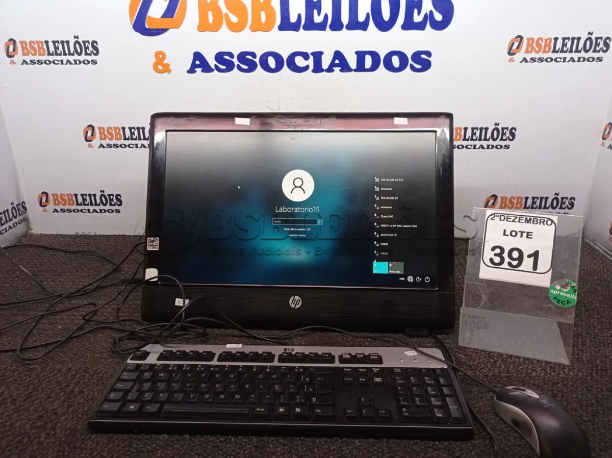 LOTE 391 - 01 ALL IN ONE MARCA HP C/TECLADO E MOUSE. (NO ESTADO) ATENÇÃO! FAZER A VISITAÇÃO ANTES DE ARREMATAR, NÃO SABEMOS SE FUNCIONA. LEILÃO NÃO TEM GARANTIA E NEM DEVOLUÇÃO, SUJEITO A POSSÍVEIS AVARIAS VISÍVEIS/OCULTAS E/OU AUSÊNCIA DE COMPONENTES.