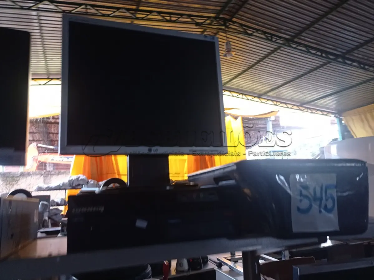LOTE 545 - 01 CPU LENOVO, 01 MONITOR LG E IMPRESSORA HP. (NO ESTADO) ATENÇÃO! FAZER A VISITAÇÃO ANTES DE ARREMATAR, NÃO SABEMOS SE FUNCIONA. LEILÃO NÃO TEM GARANTIA E NEM DEVOLUÇÃO, SUJEITO A POSSÍVEIS AVARIAS VISÍVEIS/OCULTAS E/OU AUSÊNCIA DE COMPONENTES.