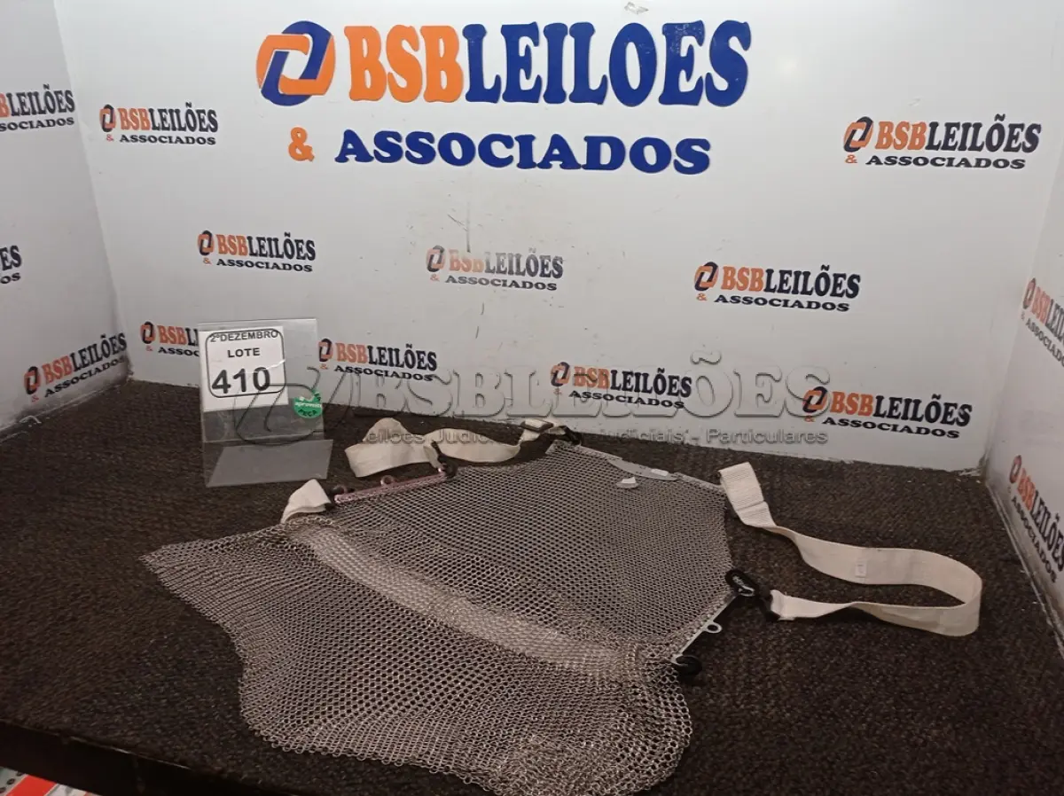 LOTE 410 - 01 AVENTAL P/AÇOUGUEIRO. (NO ESTADO) ATENÇÃO! FAZER A VISITAÇÃO ANTES DE ARREMATAR, NÃO SABEMOS SE FUNCIONA. LEILÃO NÃO TEM GARANTIA E NEM DEVOLUÇÃO, SUJEITO A POSSÍVEIS AVARIAS VISÍVEIS/OCULTAS E/OU AUSÊNCIA DE COMPONENTES.