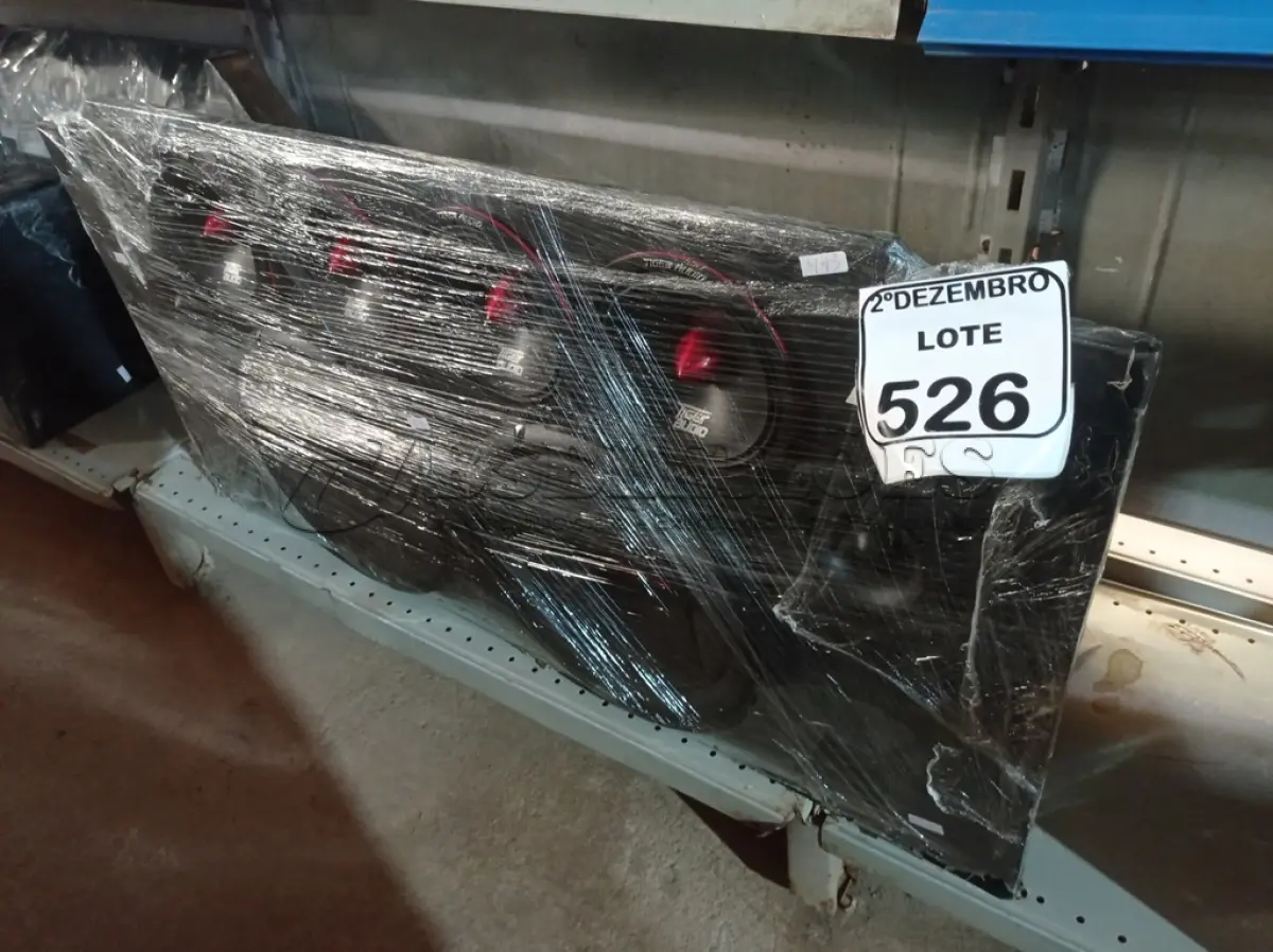 LOTE 526 - 02 CARAS PRETAS 3II BANDA ACE, 01 PROCESSADOR STETSOM, 01 TAIRANPES TS 400X4 FONTE JFA 70 AMPERES, 01 PAR DE TWISTER MARCA JBL E 02 PARES DE ÁUDIO MARCA TIGER. (NO ESTADO) ATENÇÃO! FAZER A VISITAÇÃO ANTES DE ARREMATAR, NÃO SABEMOS SE FUNCIONA. LEILÃO NÃO TEM GARANTIA E NEM DEVOLUÇÃO, SUJEITO A POSSÍVEIS AVARIAS VISÍVEIS/OCULTAS E/OU AUSÊNCIA DE COMPONENTES.