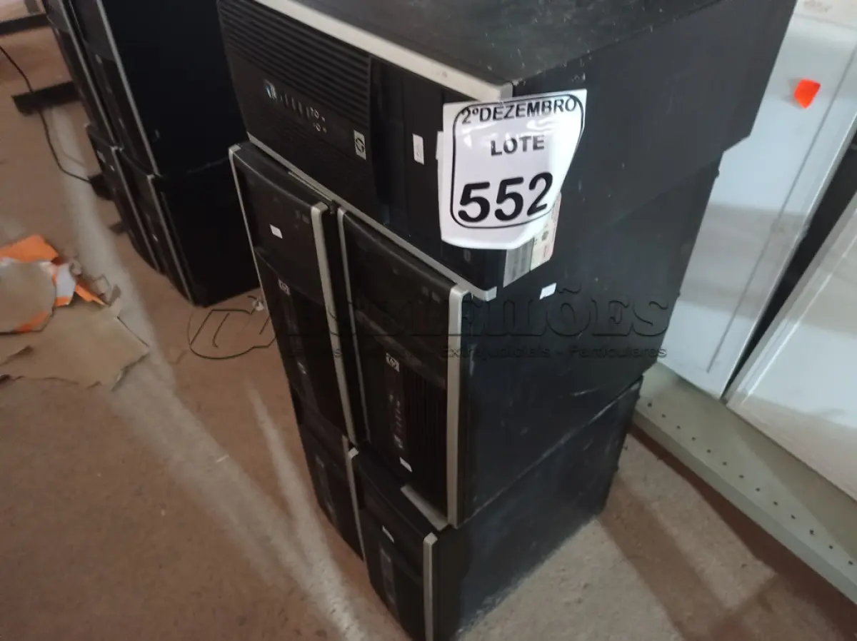 LOTE 552 - 05 CPUS MARCA HP. (NO ESTADO) ATENÇÃO! FAZER A VISITAÇÃO ANTES DE ARREMATAR, NÃO SABEMOS SE FUNCIONA. LEILÃO NÃO TEM GARANTIA E NEM DEVOLUÇÃO, SUJEITO A POSSÍVEIS AVARIAS VISÍVEIS/OCULTAS E/OU AUSÊNCIA DE COMPONENTES.