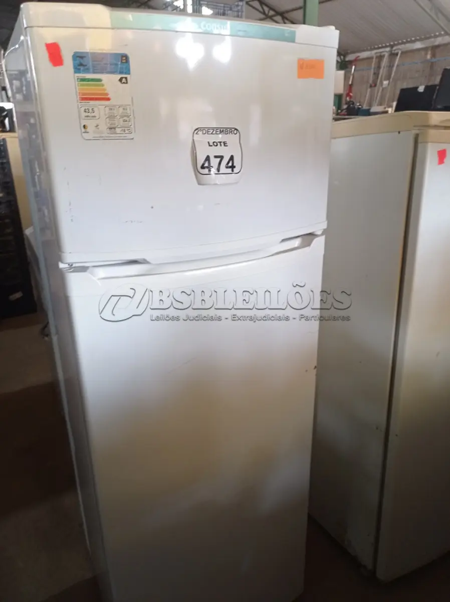 LOTE 474 - 01 GELADEIRA CONSUL 220V. (NO ESTADO) ATENÇÃO! FAZER A VISITAÇÃO ANTES DE ARREMATAR, NÃO SABEMOS SE FUNCIONA. LEILÃO NÃO TEM GARANTIA E NEM DEVOLUÇÃO, SUJEITO A POSSÍVEIS AVARIAS VISÍVEIS/OCULTAS E/OU AUSÊNCIA DE COMPONENTES.