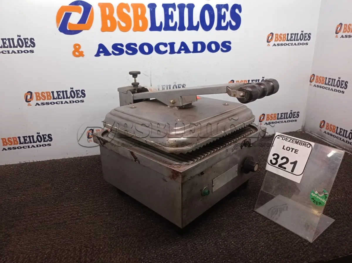 LOTE 321 - 01 SANDUICHEIRA ELÉTRICA INDUSTRIAL EM INOX. (NO ESTADO) ATENÇÃO! FAZER A VISITAÇÃO ANTES DE ARREMATAR, NÃO SABEMOS SE FUNCIONA. LEILÃO NÃO TEM GARANTIA E NEM DEVOLUÇÃO, SUJEITO A POSSÍVEIS AVARIAS VISÍVEIS/OCULTAS E/OU AUSÊNCIA DE COMPONENTES.