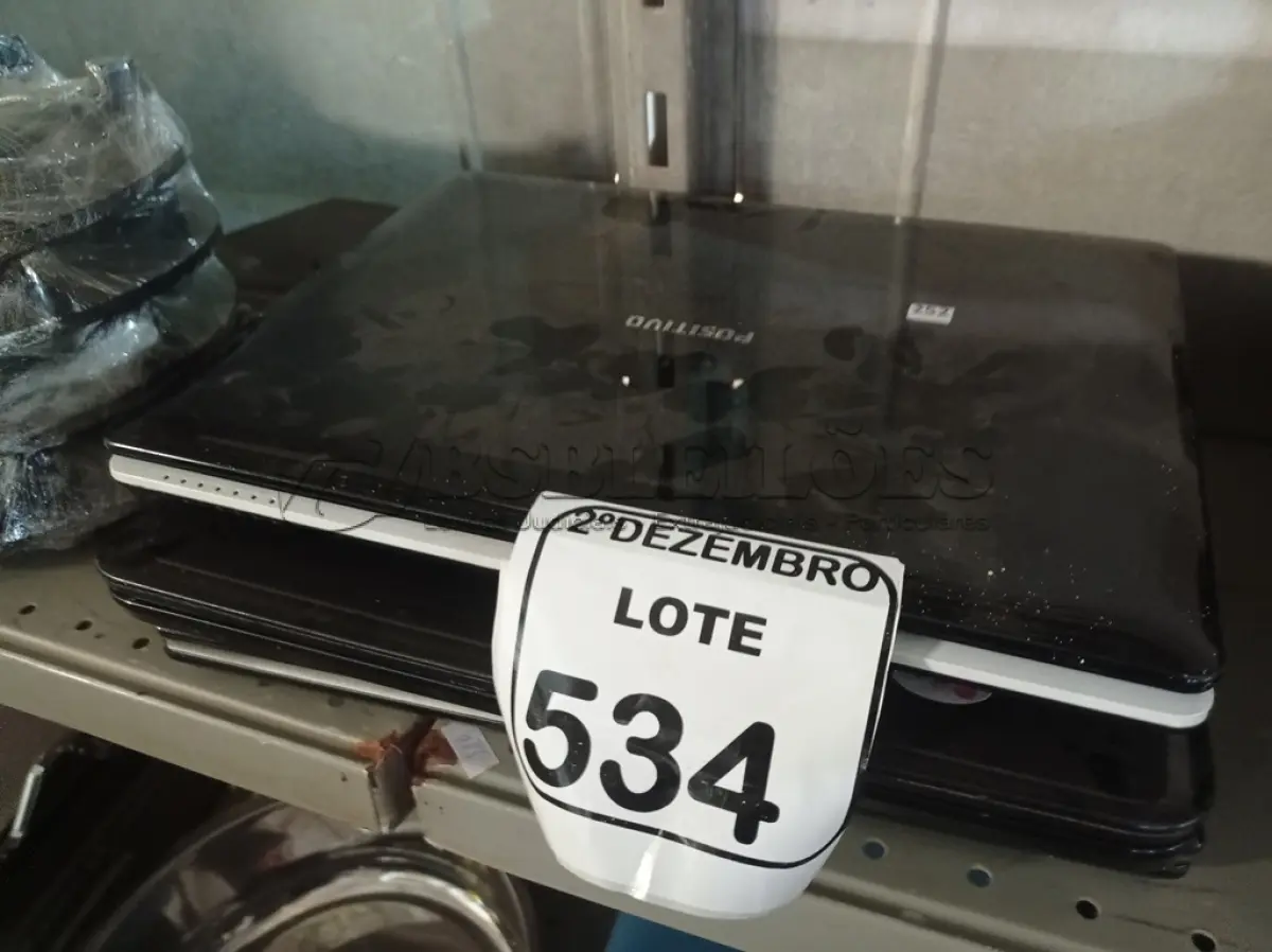 LOTE 534 - 03 NOTEBOOKS PARA RETIRADA DE PEÇAS. (NO ESTADO) ATENÇÃO! FAZER A VISITAÇÃO ANTES DE ARREMATAR, NÃO SABEMOS SE FUNCIONA. LEILÃO NÃO TEM GARANTIA E NEM DEVOLUÇÃO, SUJEITO A POSSÍVEIS AVARIAS VISÍVEIS/OCULTAS E/OU AUSÊNCIA DE COMPONENTES.