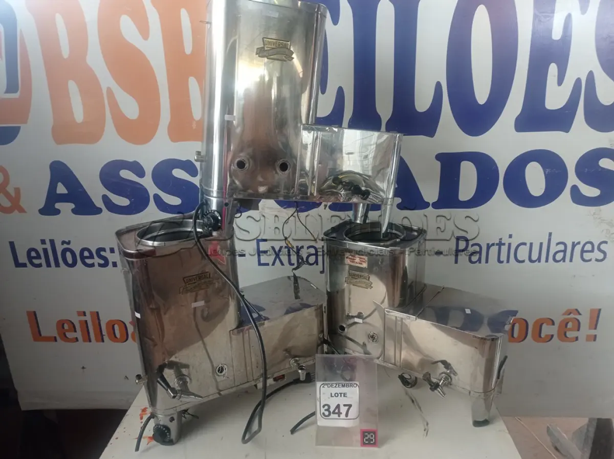 LOTE 347 - 03 CAFETEIRAS EM INOX C/AVARIAS. (NO ESTADO) ATENÇÃO! FAZER A VISITAÇÃO ANTES DE ARREMATAR, NÃO SABEMOS SE FUNCIONA. LEILÃO NÃO TEM GARANTIA E NEM DEVOLUÇÃO, SUJEITO A POSSÍVEIS AVARIAS VISÍVEIS/OCULTAS E/OU AUSÊNCIA DE COMPONENTES.