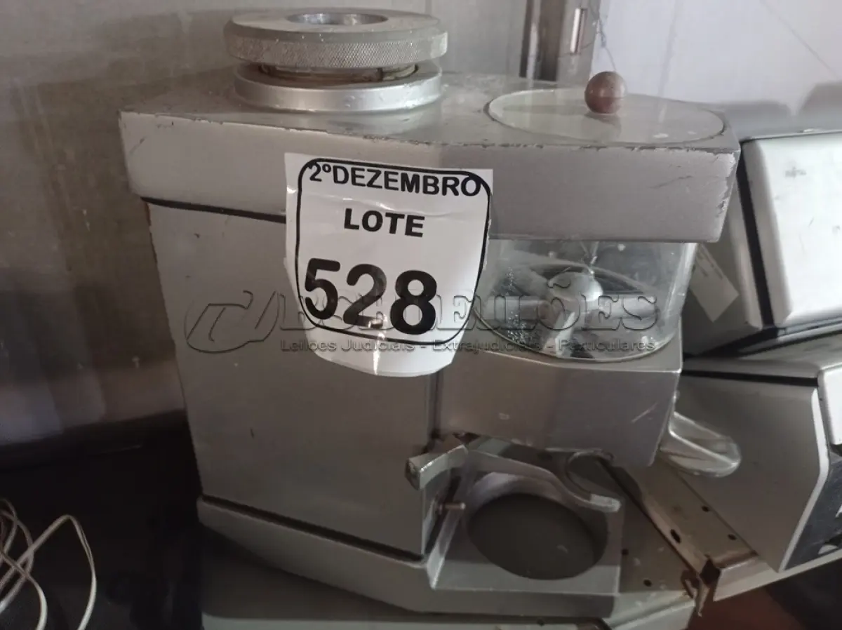 LOTE 528 - 01 CAFETEIRA INCOMPLETA. (NO ESTADO) ATENÇÃO! FAZER A VISITAÇÃO ANTES DE ARREMATAR, NÃO SABEMOS SE FUNCIONA. LEILÃO NÃO TEM GARANTIA E NEM DEVOLUÇÃO, SUJEITO A POSSÍVEIS AVARIAS VISÍVEIS/OCULTAS E/OU AUSÊNCIA DE COMPONENTES.