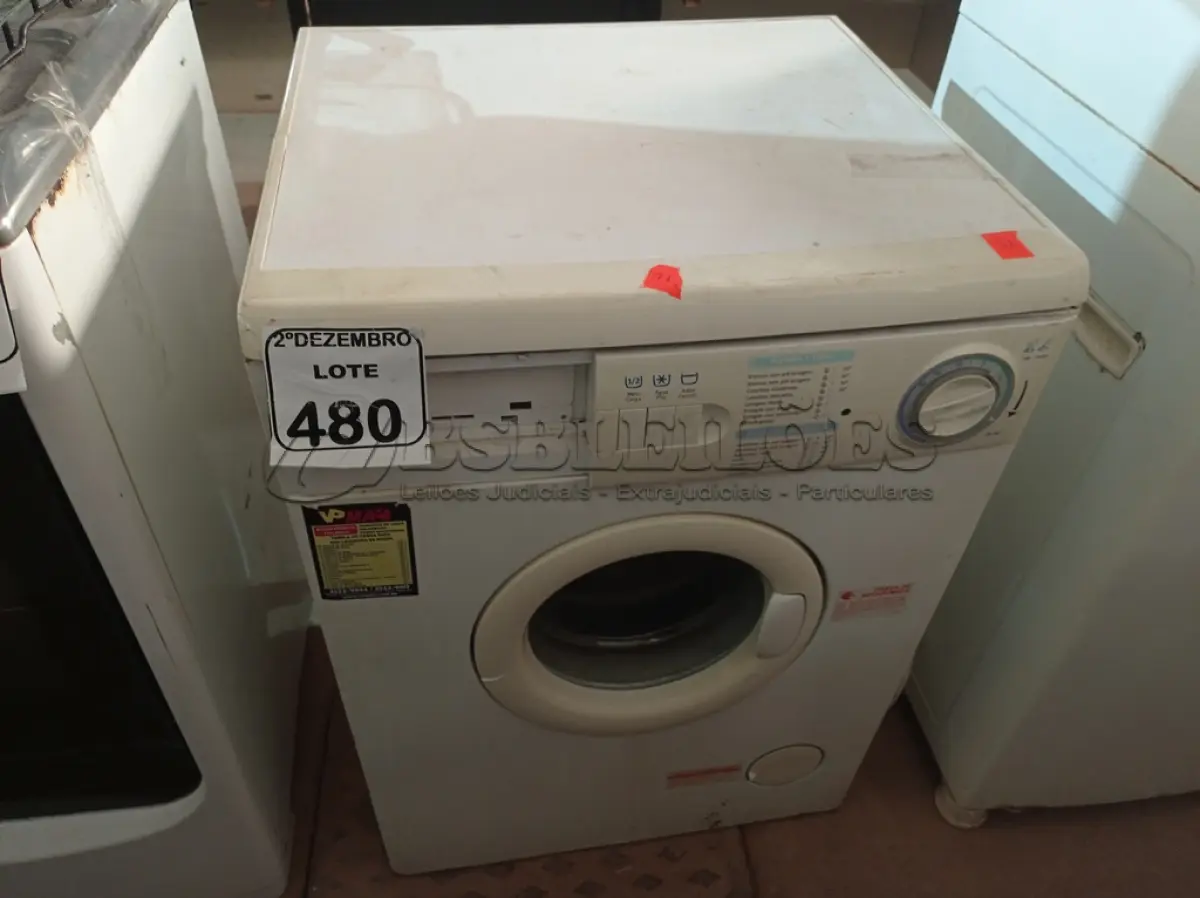 LOTE 480 - 01 MÁQUINA DE LAVAR 5KG MARCA ELECTROLUX 220V. (NO ESTADO) ATENÇÃO! FAZER A VISITAÇÃO ANTES DE ARREMATAR, NÃO SABEMOS SE FUNCIONA. LEILÃO NÃO TEM GARANTIA E NEM DEVOLUÇÃO, SUJEITO A POSSÍVEIS AVARIAS VISÍVEIS/OCULTAS E/OU AUSÊNCIA DE COMPONENTES.