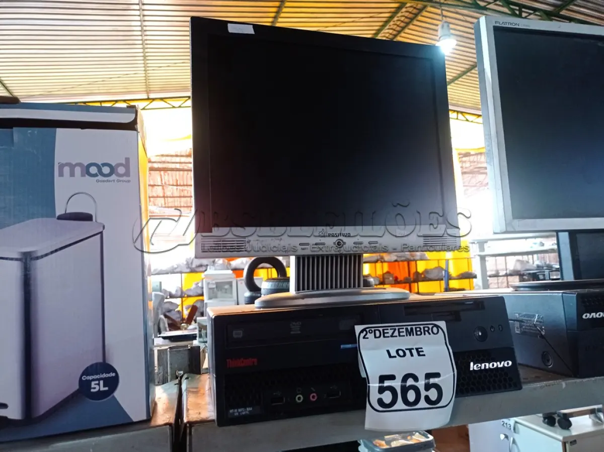 LOTE 565 - 01 CPU MARCA LENOVO E 01 MONITOR MARCA POSITIVO. (NO ESTADO) ATENÇÃO! FAZER A VISITAÇÃO ANTES DE ARREMATAR, NÃO SABEMOS SE FUNCIONA. LEILÃO NÃO TEM GARANTIA E NEM DEVOLUÇÃO, SUJEITO A POSSÍVEIS AVARIAS VISÍVEIS/OCULTAS E/OU AUSÊNCIA DE COMPONENTES.