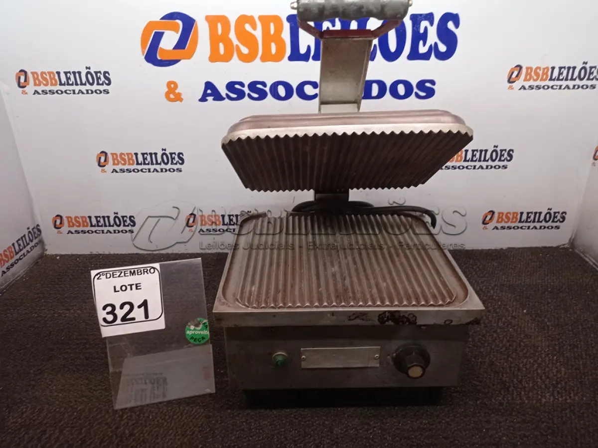 LOTE 321 - 01 SANDUICHEIRA ELÉTRICA INDUSTRIAL EM INOX. (NO ESTADO) ATENÇÃO! FAZER A VISITAÇÃO ANTES DE ARREMATAR, NÃO SABEMOS SE FUNCIONA. LEILÃO NÃO TEM GARANTIA E NEM DEVOLUÇÃO, SUJEITO A POSSÍVEIS AVARIAS VISÍVEIS/OCULTAS E/OU AUSÊNCIA DE COMPONENTES.