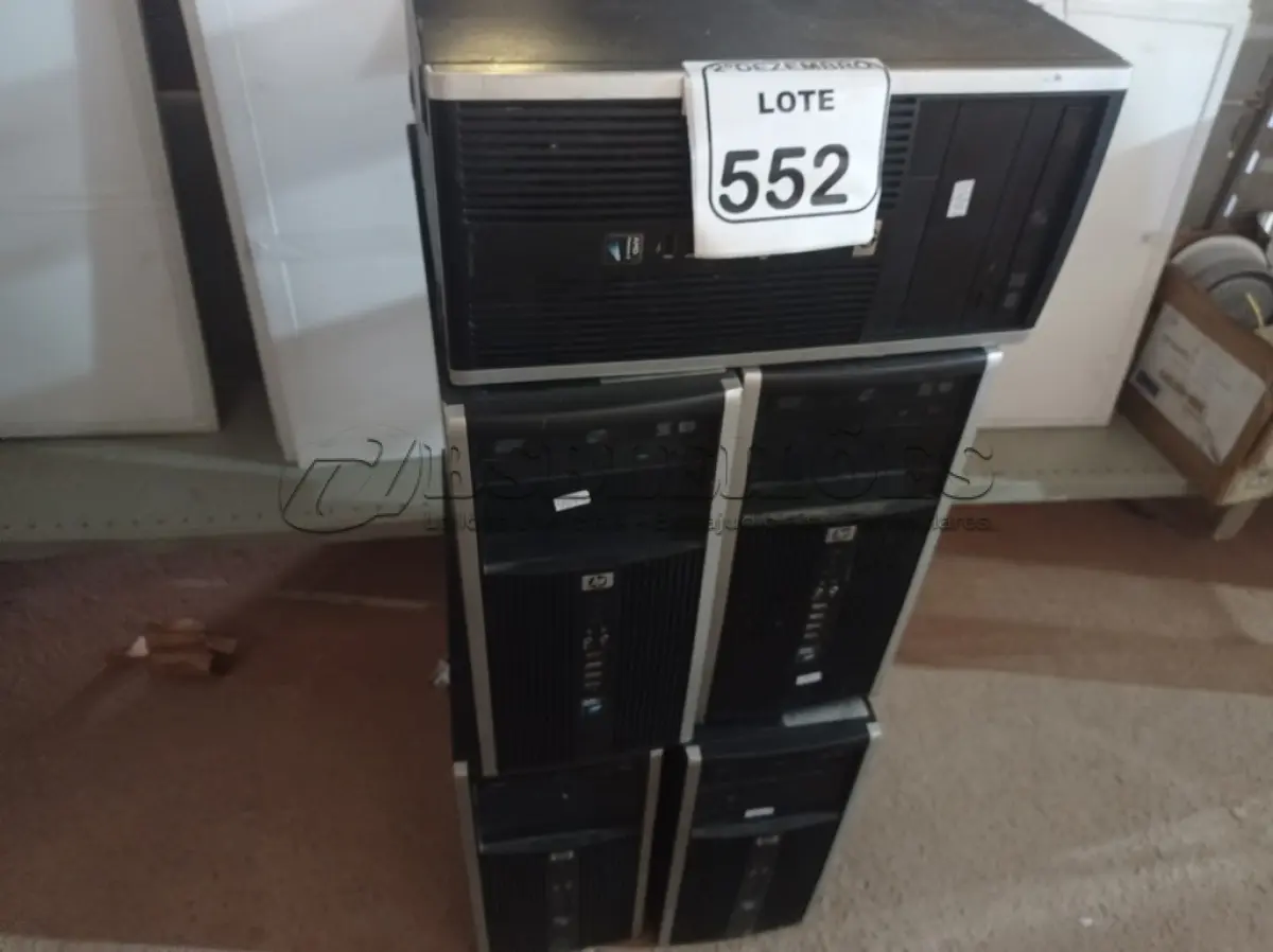 LOTE 552 - 05 CPUS MARCA HP. (NO ESTADO) ATENÇÃO! FAZER A VISITAÇÃO ANTES DE ARREMATAR, NÃO SABEMOS SE FUNCIONA. LEILÃO NÃO TEM GARANTIA E NEM DEVOLUÇÃO, SUJEITO A POSSÍVEIS AVARIAS VISÍVEIS/OCULTAS E/OU AUSÊNCIA DE COMPONENTES.