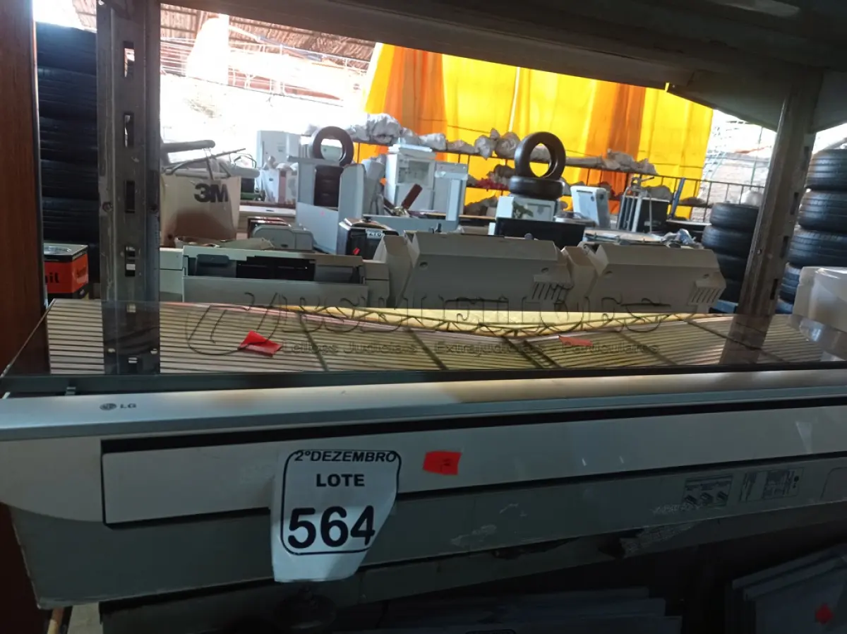 LOTE 564 - 01 EVAPORADORA DE TETO MARCA LG. (NO ESTADO) ATENÇÃO! FAZER A VISITAÇÃO ANTES DE ARREMATAR, NÃO SABEMOS SE FUNCIONA. LEILÃO NÃO TEM GARANTIA E NEM DEVOLUÇÃO, SUJEITO A POSSÍVEIS AVARIAS VISÍVEIS/OCULTAS E/OU AUSÊNCIA DE COMPONENTES.