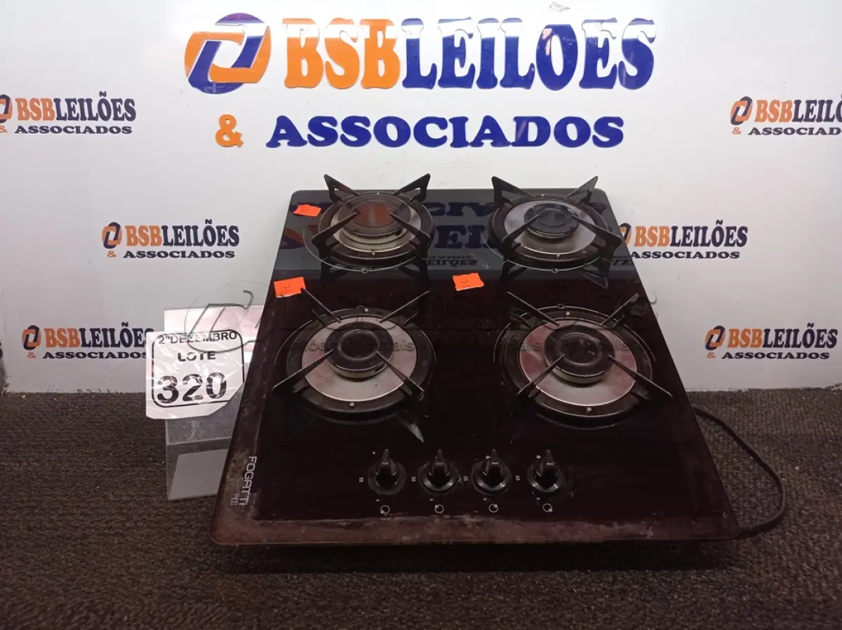 LOTE 320 - 01 FOGÃO COOKTOP 04 BOCAS MARCA FOGATT. (NO ESTADO) ATENÇÃO! FAZER A VISITAÇÃO ANTES DE ARREMATAR, NÃO SABEMOS SE FUNCIONA. LEILÃO NÃO TEM GARANTIA E NEM DEVOLUÇÃO, SUJEITO A POSSÍVEIS AVARIAS VISÍVEIS/OCULTAS E/OU AUSÊNCIA DE COMPONENTES.