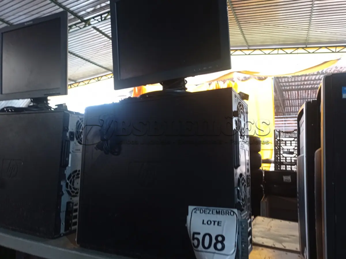 LOTE 508 - 01 CPU MARCA HP E 01 MONITOR MARCA LENOVO C/MOUSE. (NO ESTADO) ATENÇÃO! FAZER A VISITAÇÃO ANTES DE ARREMATAR, NÃO SABEMOS SE FUNCIONA. LEILÃO NÃO TEM GARANTIA E NEM DEVOLUÇÃO, SUJEITO A POSSÍVEIS AVARIAS VISÍVEIS/OCULTAS E/OU AUSÊNCIA DE COMPONENTES.
