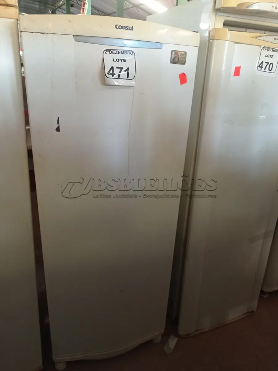 LOTE 471 - 01 GELADEIRA MARCA CONSUL 220V. (NO ESTADO) ATENÇÃO! FAZER A VISITAÇÃO ANTES DE ARREMATAR, NÃO SABEMOS SE FUNCIONA. LEILÃO NÃO TEM GARANTIA E NEM DEVOLUÇÃO, SUJEITO A POSSÍVEIS AVARIAS VISÍVEIS/OCULTAS E/OU AUSÊNCIA DE COMPONENTES.