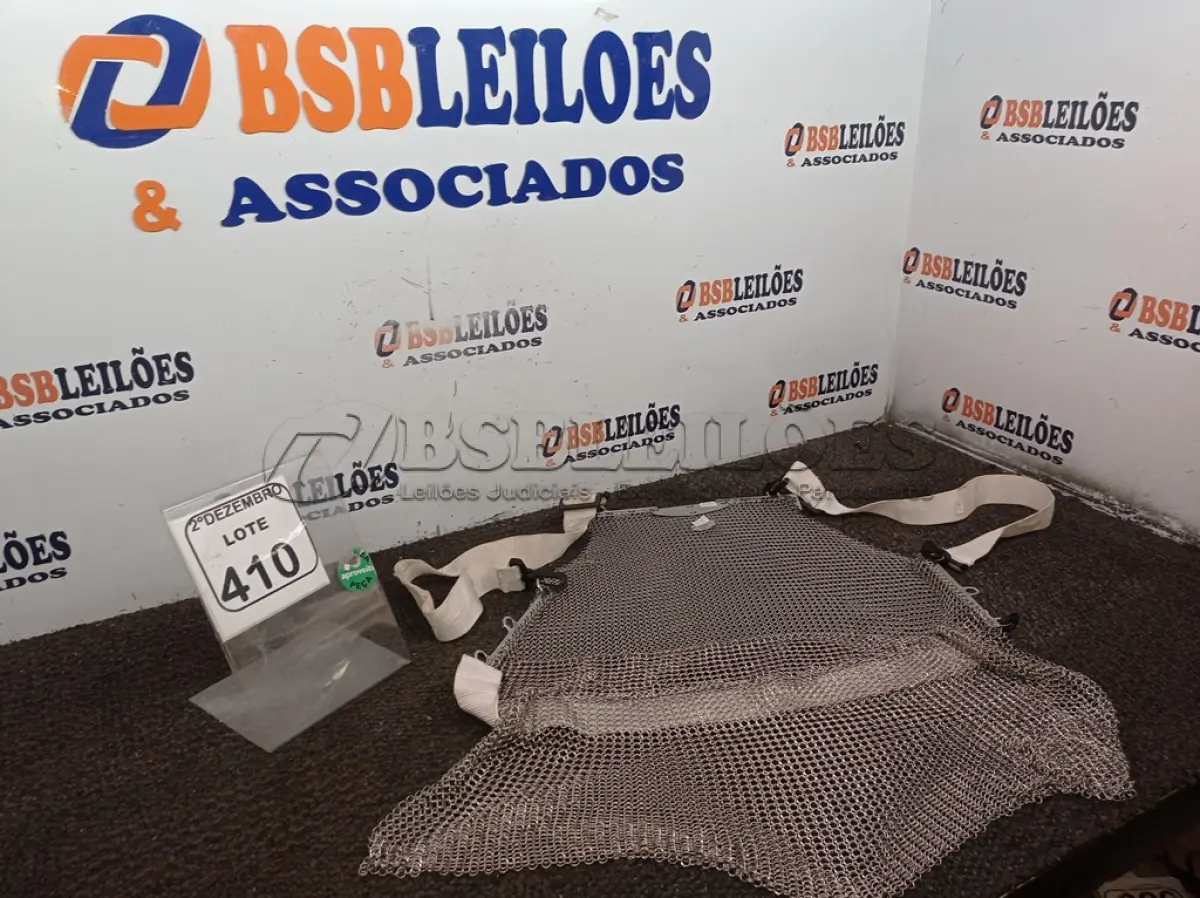 LOTE 410 - 01 AVENTAL P/AÇOUGUEIRO. (NO ESTADO) ATENÇÃO! FAZER A VISITAÇÃO ANTES DE ARREMATAR, NÃO SABEMOS SE FUNCIONA. LEILÃO NÃO TEM GARANTIA E NEM DEVOLUÇÃO, SUJEITO A POSSÍVEIS AVARIAS VISÍVEIS/OCULTAS E/OU AUSÊNCIA DE COMPONENTES.