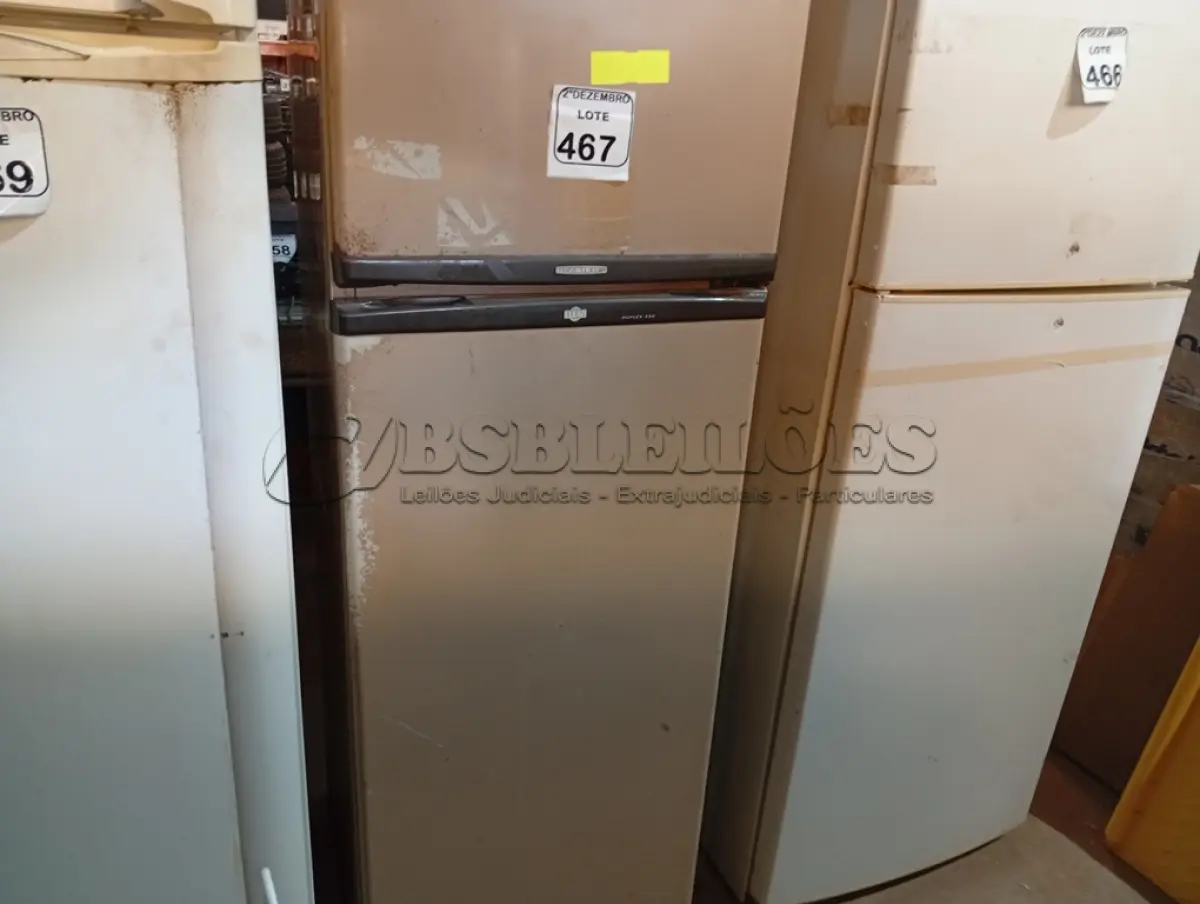LOTE 467 - 01 GELADEIRA BRASTEMP 220V. (NO ESTADO) ATENÇÃO! FAZER A VISITAÇÃO ANTES DE ARREMATAR, NÃO SABEMOS SE FUNCIONA. LEILÃO NÃO TEM GARANTIA E NEM DEVOLUÇÃO, SUJEITO A POSSÍVEIS AVARIAS VISÍVEIS/OCULTAS E/OU AUSÊNCIA DE COMPONENTES.