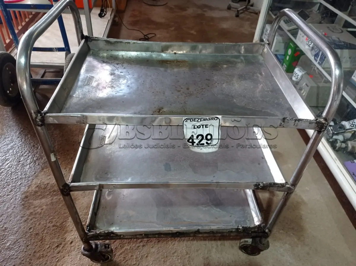 LOTE 429 - 01 CARRINHO EM INOX. (NO ESTADO) ATENÇÃO! FAZER A VISITAÇÃO ANTES DE ARREMATAR, NÃO SABEMOS SE FUNCIONA. LEILÃO NÃO TEM GARANTIA E NEM DEVOLUÇÃO, SUJEITO A POSSÍVEIS AVARIAS VISÍVEIS/OCULTAS E/OU AUSÊNCIA DE COMPONENTES.