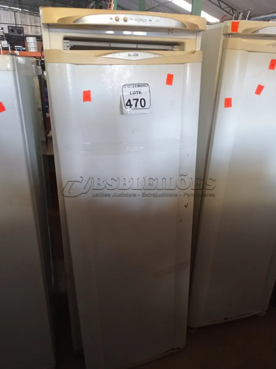 LOTE 470 - 01 FREEZER MARCA BOSCH 220V. (NO ESTADO) ATENÇÃO! FAZER A VISITAÇÃO ANTES DE ARREMATAR, NÃO SABEMOS SE FUNCIONA. LEILÃO NÃO TEM GARANTIA E NEM DEVOLUÇÃO, SUJEITO A POSSÍVEIS AVARIAS VISÍVEIS/OCULTAS E/OU AUSÊNCIA DE COMPONENTES.