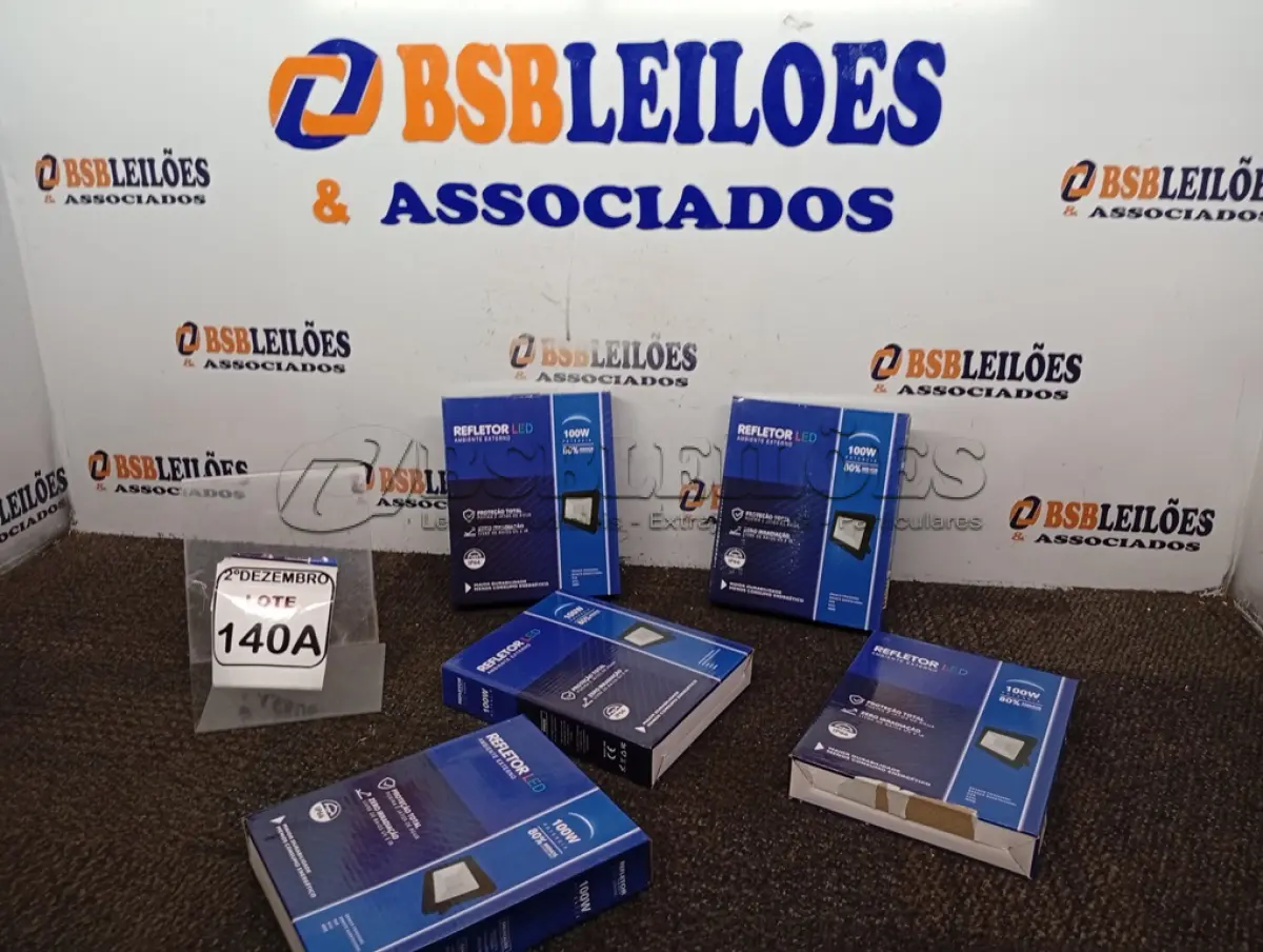 LOTE 140 - 05 REFLETORES LED AMBIENTE EXTERNO 100W. (NOVO), (NO ESTADO) ATENÇÃO! FAZER A VISITAÇÃO ANTES DE ARREMATAR, NÃO SABEMOS SE FUNCIONA. LEILÃO NÃO TEM GARANTIA E NEM DEVOLUÇÃO, SUJEITO A POSSÍVEIS AVARIAS VISÍVEIS/OCULTAS E/OU AUSÊNCIA DE COMPONENTES.