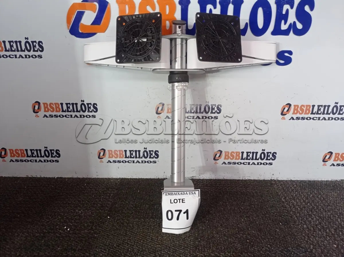 LOTE 071 - 01 SUPORTE PARA MONITOR (MONITOR STAND). (NO ESTADO EM QUE SE ENCONTRA. SUJEITO A AVARIAS OCULTAS/VISÍVEIS.)