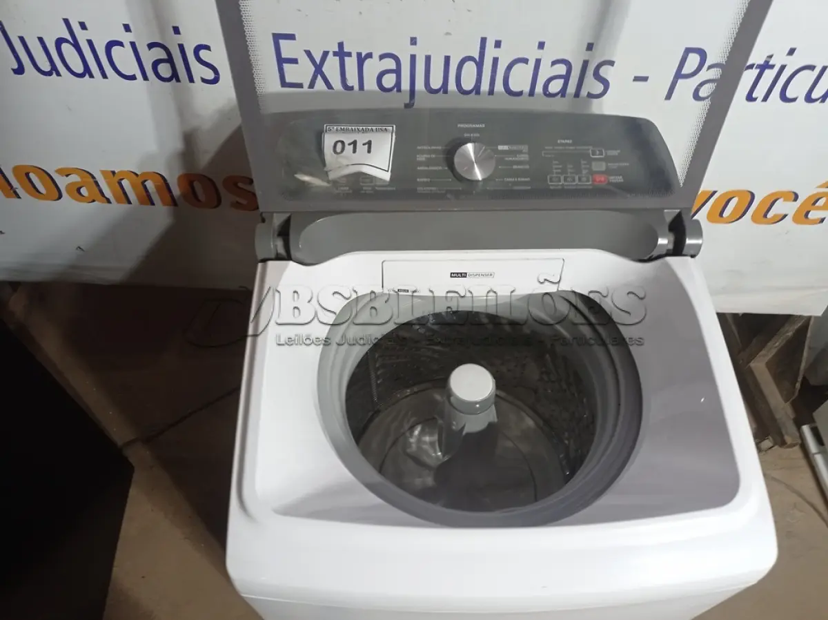 LOTE 011 - 01 MÁQUINA DE LAVAR MARCA BRASTEMP 12KG 220V (WASHER.) (NO ESTADO EM QUE SE ENCONTRA. SUJEITO A AVARIAS OCULTAS/VISÍVEIS.) BF8537E