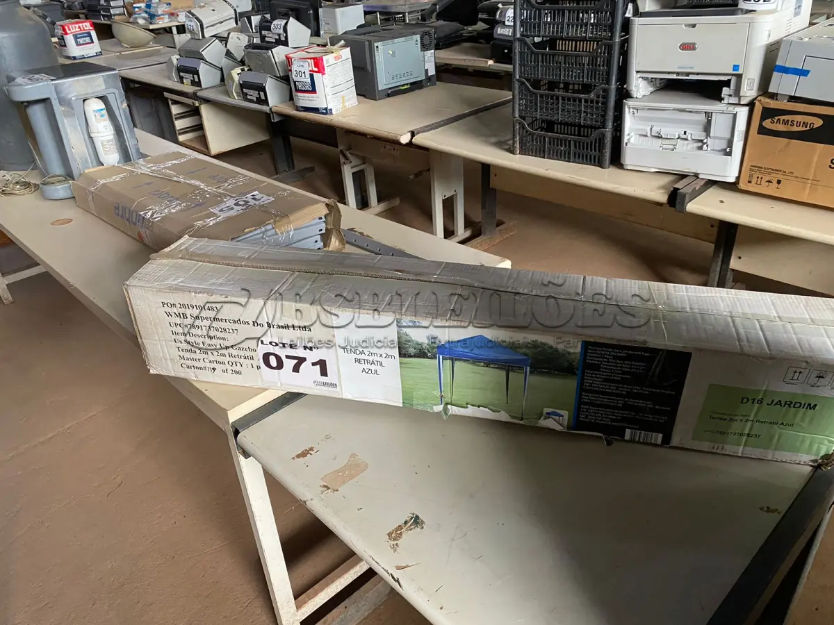 LOTE 071 - 01 - TENDA GAZEBO 2 X 2 MTS DOBRÁVEL SANFONADA RETRÁTIL FÁCIL AZUL (NO ESTADO, NÃO SABEMOS SE FUNCIONA. LEILÃO NÃO TEM GARANTIA E NEM DEVOLUÇÃO, SUJEITO A POSSÍVEIS AVARIAS VISÍVEIS/OCULTAS E/OU AUSÊNCIA DE COMPONENTES)