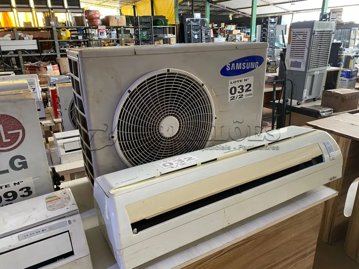 LOTE 032 - 01 KIT AR-CONDICIONADO SAMSUNG 24000 BTUS (NO ESTADO, NÃO SABEMOS SE FUNCIONA. LEILÃO NÃO TEM GARANTIA E NEM DEVOLUÇÃO, SUJEITO A POSSÍVEIS AVARIAS VISÍVEIS/OCULTAS E/OU AUSÊNCIA DE COMPONENTES)