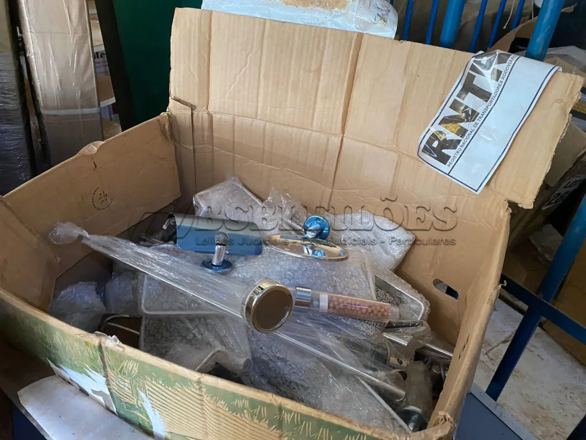 LOTE 037 - 01 – ACESSÓRIOS PARA BANHEIRO DIVERSOS (NO ESTADO, NÃO SABEMOS SE FUNCIONA. LEILÃO NÃO TEM GARANTIA E NEM DEVOLUÇÃO, SUJEITO A POSSÍVEIS AVARIAS VISÍVEIS/OCULTAS E/OU AUSÊNCIA DE COMPONENTES)