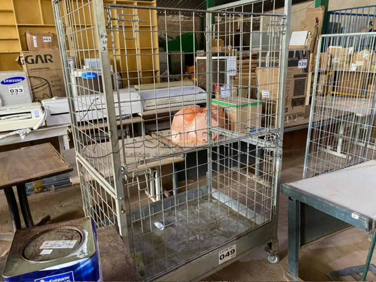 LOTE 049 - 01 - GAIOLA CONTAINER (NO ESTADO, NÃO SABEMOS SE FUNCIONA. LEILÃO NÃO TEM GARANTIA E NEM DEVOLUÇÃO, SUJEITO A POSSÍVEIS AVARIAS VISÍVEIS/OCULTAS E/OU AUSÊNCIA DE COMPONENTES)