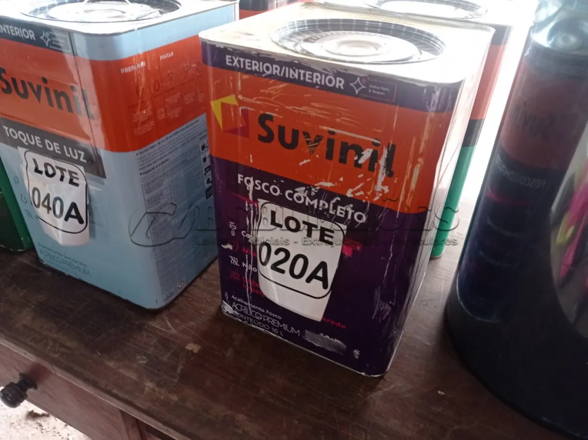 LOTE 020 - 01 LATA DE TINTA BASE COR FOSCO BRANCO 16L ACRÍLICO PREMIUM MARCA SUVINIL (NO ESTADO, NÃO SABEMOS SE FUNCIONA. LEILÃO NÃO TEM GARANTIA E NEM DEVOLUÇÃO, SUJEITO A POSSÍVEIS AVARIAS VISÍVEIS/OCULTAS E/OU AUSÊNCIA DE COMPONENTES)