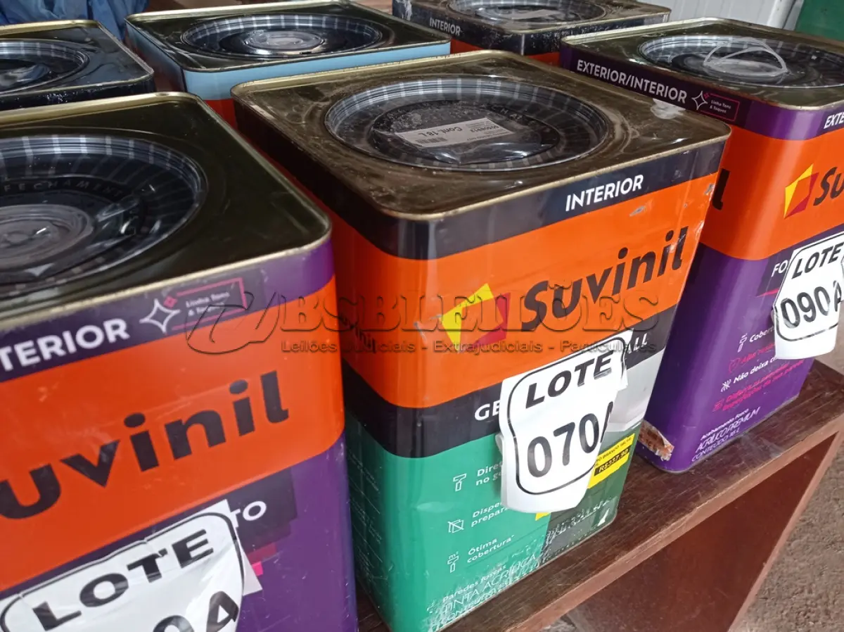 LOTE 070 - 01 LATA DE TINTA COR BRANCO 18L ACRÍLICO MARCA SUVINIL (NO ESTADO, NÃO SABEMOS SE FUNCIONA. LEILÃO NÃO TEM GARANTIA E NEM DEVOLUÇÃO, SUJEITO A POSSÍVEIS AVARIAS VISÍVEIS/OCULTAS E/OU AUSÊNCIA DE COMPONENTES)