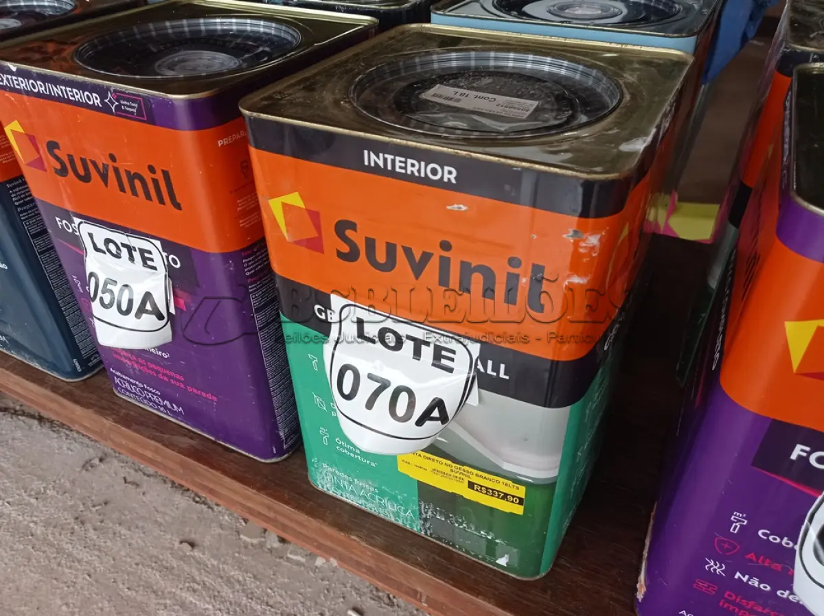 LOTE 070 - 01 LATA DE TINTA COR BRANCO 18L ACRÍLICO MARCA SUVINIL (NO ESTADO, NÃO SABEMOS SE FUNCIONA. LEILÃO NÃO TEM GARANTIA E NEM DEVOLUÇÃO, SUJEITO A POSSÍVEIS AVARIAS VISÍVEIS/OCULTAS E/OU AUSÊNCIA DE COMPONENTES)