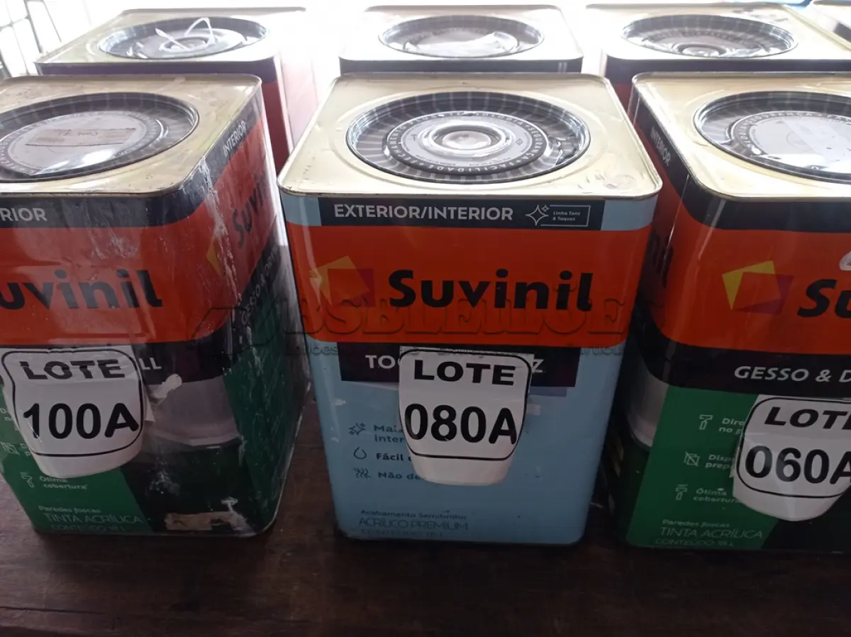 LOTE 080 - 01 LATA DE TINTA BASE COR BRANCO 16L ACRÍLICO PREMIUM MARCA SUVINIL (NO ESTADO, NÃO SABEMOS SE FUNCIONA. LEILÃO NÃO TEM GARANTIA E NEM DEVOLUÇÃO, SUJEITO A POSSÍVEIS AVARIAS VISÍVEIS/OCULTAS E/OU AUSÊNCIA DE COMPONENTES)