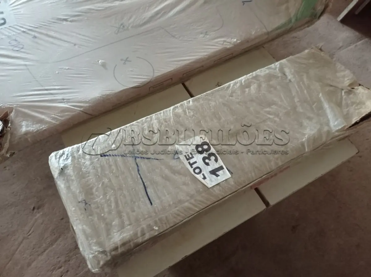 LOTE 138 - 01 - PAINEL PARA TV ATÉ 48 POLEGADAS 120CM COM NICHO FELLICCI (NO ESTADO, NÃO SABEMOS SE FUNCIONA. LEILÃO NÃO TEM GARANTIA E NEM DEVOLUÇÃO, SUJEITO A POSSÍVEIS AVARIAS VISÍVEIS/OCULTAS E/OU AUSÊNCIA DE COMPONENTES)