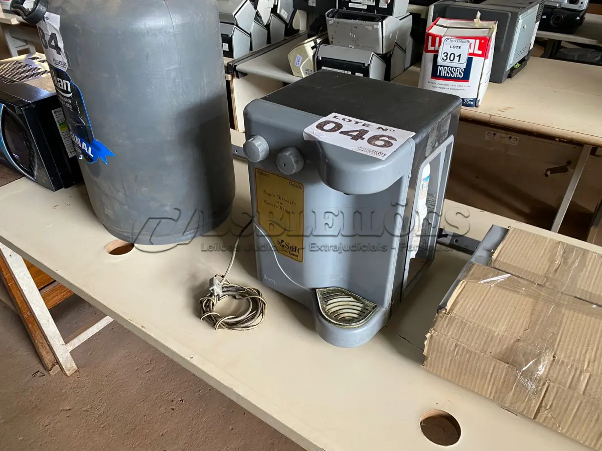 LOTE 046 - 01 – BEBEDOURO SOFT 110V (NO ESTADO, NÃO SABEMOS SE FUNCIONA. LEILÃO NÃO TEM GARANTIA E NEM DEVOLUÇÃO, SUJEITO A POSSÍVEIS AVARIAS VISÍVEIS/OCULTAS E/OU AUSÊNCIA DE COMPONENTES)
