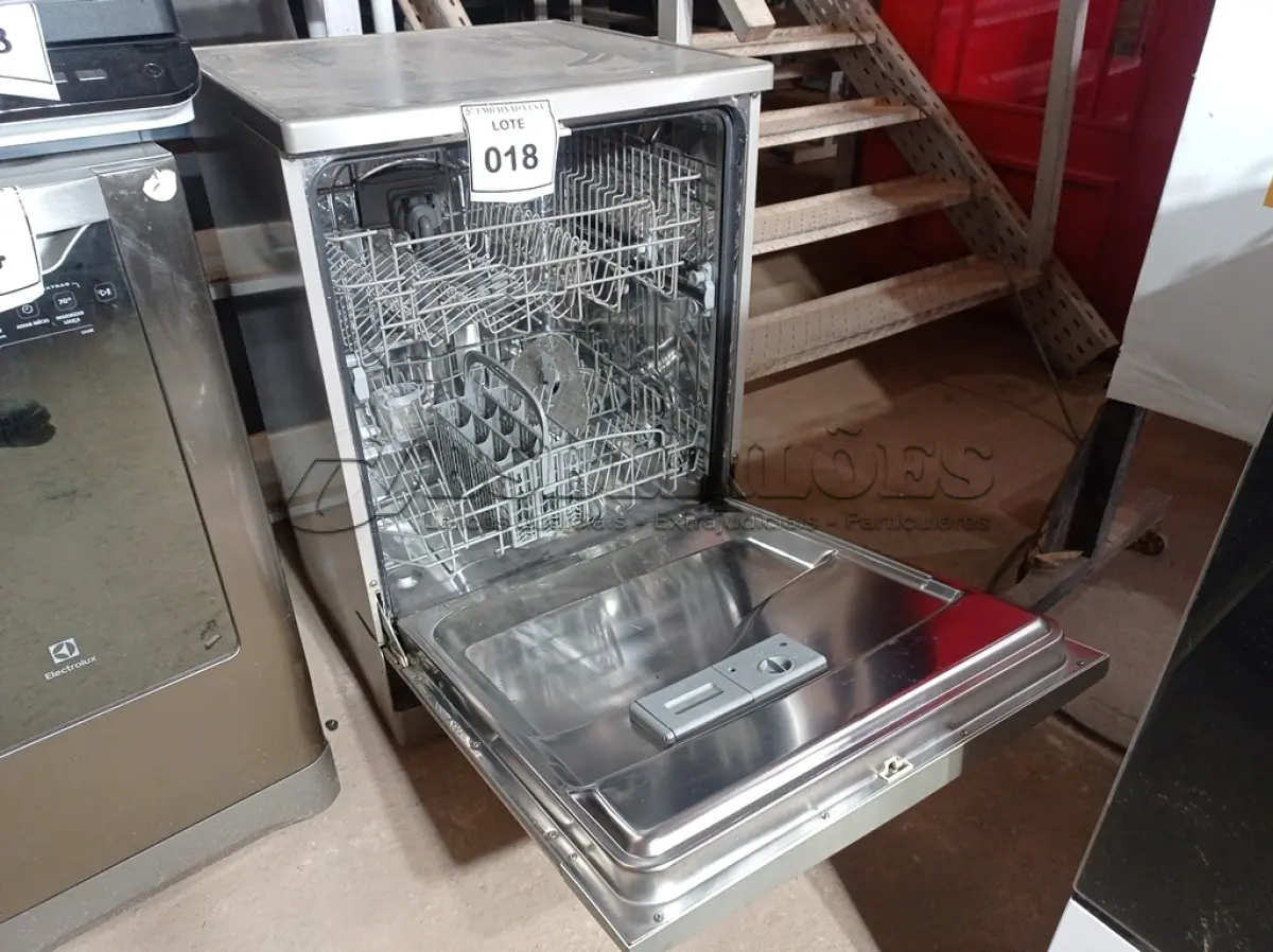 LOTE 018 - 01 MÁQUINA DE LAVAR LOUÇA MARCA BRASTEMP 220V. (DISHWASHER) (NO ESTADO EM QUE SE ENCONTRA. SUJEITO A AVARIAS OCULTAS/VISÍVEIS.) AV9996V