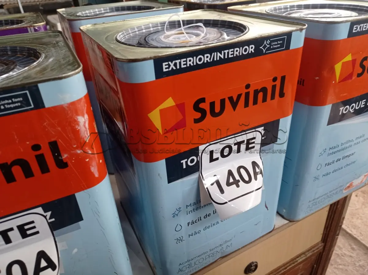 LOTE 140 - 01 LATA DE TINTA BASE COR BRANCO 16L ACRÍLICO PREMIUM MARCA SUVINIL (NO ESTADO, NÃO SABEMOS SE FUNCIONA. LEILÃO NÃO TEM GARANTIA E NEM DEVOLUÇÃO, SUJEITO A POSSÍVEIS AVARIAS VISÍVEIS/OCULTAS E/OU AUSÊNCIA DE COMPONENTES)