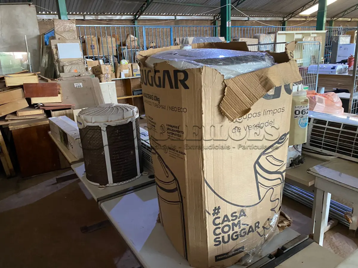 LOTE 063 - 01 - LAVADORA SUGGAR 10KG 110V (NO ESTADO, NÃO SABEMOS SE FUNCIONA. LEILÃO NÃO TEM GARANTIA E NEM DEVOLUÇÃO, SUJEITO A POSSÍVEIS AVARIAS VISÍVEIS/OCULTAS E/OU AUSÊNCIA DE COMPONENTES)