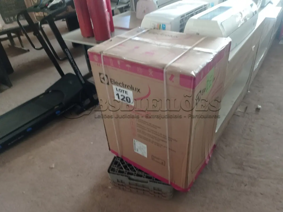 LOTE 120 - 01 - LAVA-LOUÇAS ELECTROLUX 10 SERVIÇOS COM FUNÇÃO HIGIENIZAR LL10X - INOX - 110 VOLTS (LACRADA) (NO ESTADO, NÃO SABEMOS SE FUNCIONA. LEILÃO NÃO TEM GARANTIA E NEM DEVOLUÇÃO, SUJEITO A POSSÍVEIS AVARIAS VISÍVEIS/OCULTAS E/OU AUSÊNCIA DE COMPONENTES)