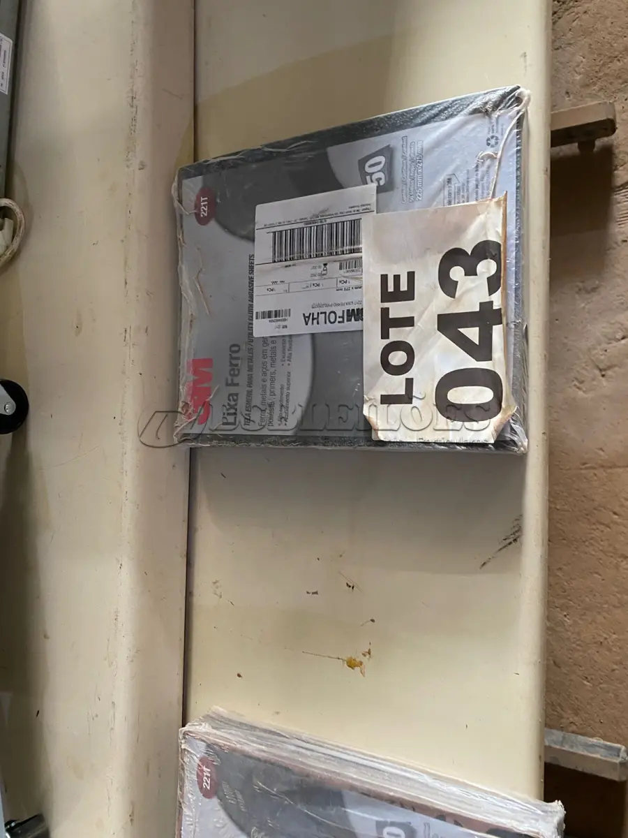 LOTE 043 - 50 - FOLHAS LIXA FERRO 221T GRÃO P100 225X275MM (NO ESTADO, NÃO SABEMOS SE FUNCIONA. LEILÃO NÃO TEM GARANTIA E NEM DEVOLUÇÃO, SUJEITO A POSSÍVEIS AVARIAS VISÍVEIS/OCULTAS E/OU AUSÊNCIA DE COMPONENTES)