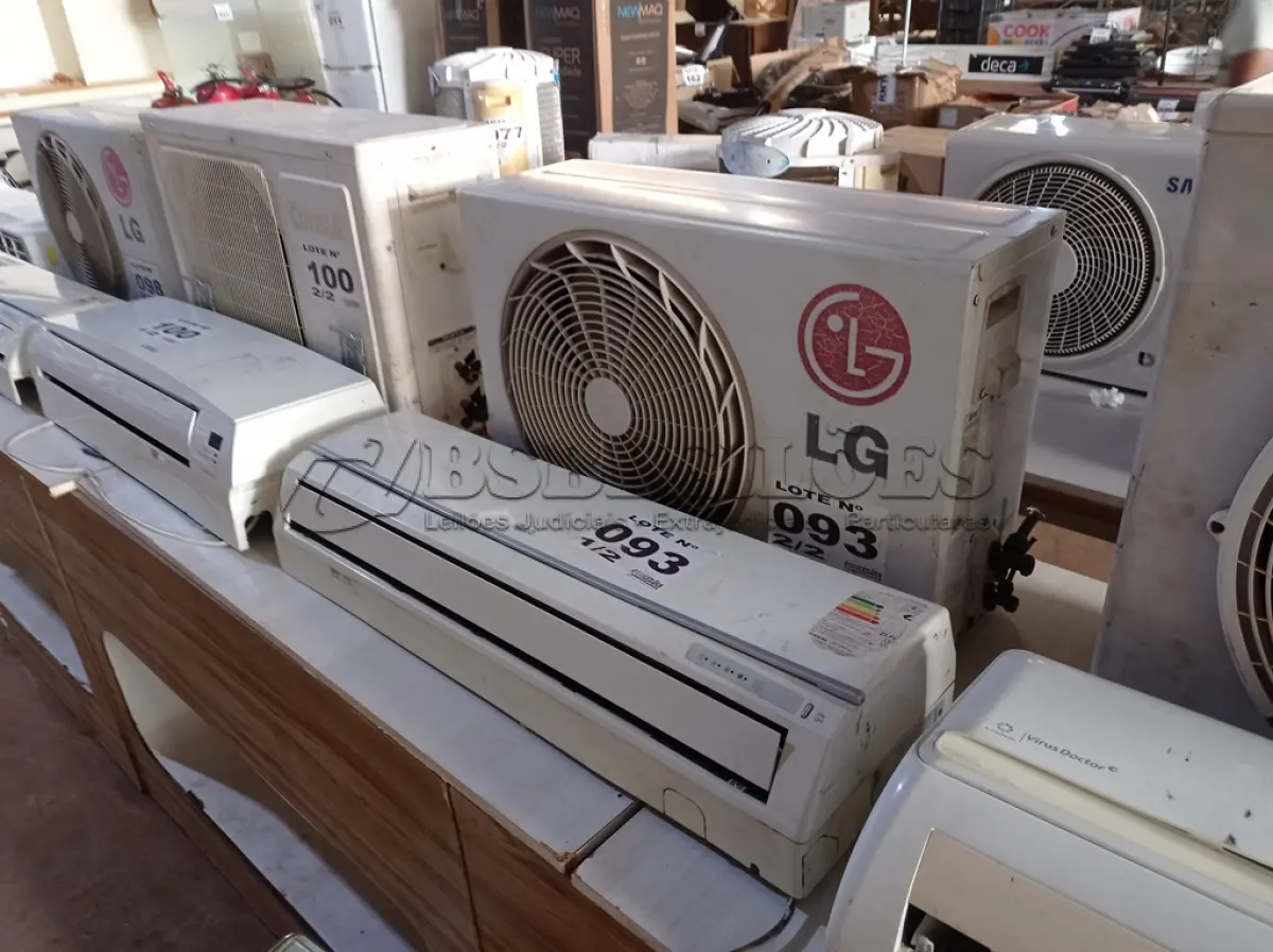 LOTE 093 - 01 KIT AR-CONDICIONADO LG 12000 BTUS (NO ESTADO, NÃO SABEMOS SE FUNCIONA. LEILÃO NÃO TEM GARANTIA E NEM DEVOLUÇÃO, SUJEITO A POSSÍVEIS AVARIAS VISÍVEIS/OCULTAS E/OU AUSÊNCIA DE COMPONENTES)