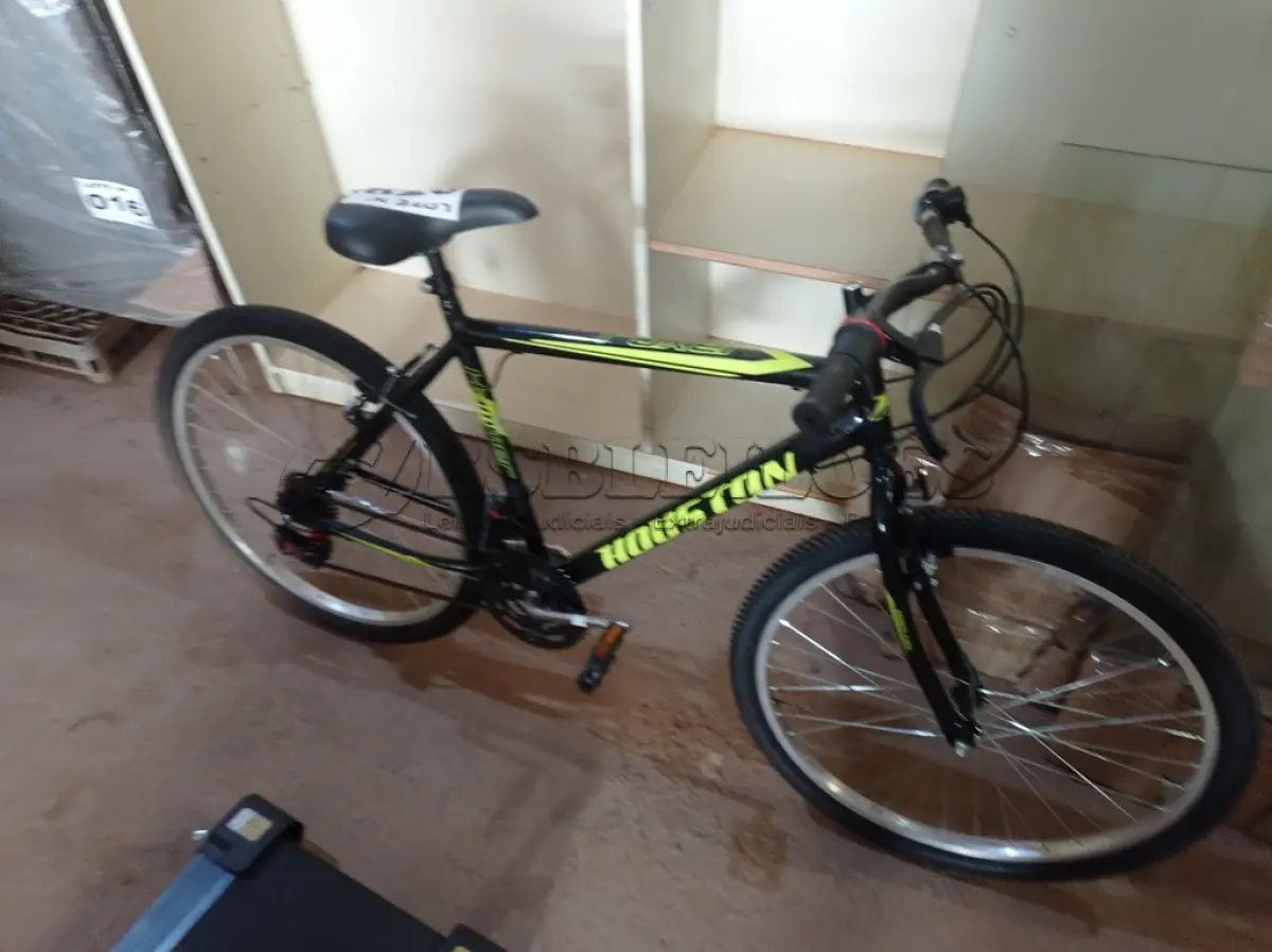 LOTE 078 - 01 - BICICLETA ARO 26 HOUSTON (NO ESTADO, NÃO SABEMOS SE FUNCIONA. LEILÃO NÃO TEM GARANTIA E NEM DEVOLUÇÃO, SUJEITO A POSSÍVEIS AVARIAS VISÍVEIS/OCULTAS E/OU AUSÊNCIA DE COMPONENTES)