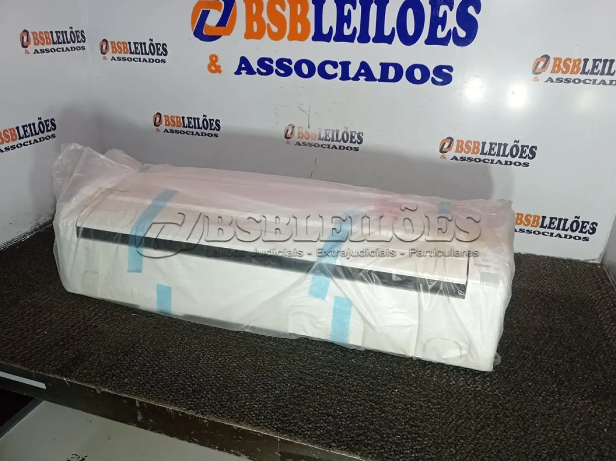 LOTE 094 - 01 - EVAPORADORA FUJITSU 220V (NO ESTADO, NÃO SABEMOS SE FUNCIONA. LEILÃO NÃO TEM GARANTIA E NEM DEVOLUÇÃO, SUJEITO A POSSÍVEIS AVARIAS VISÍVEIS/OCULTAS E/OU AUSÊNCIA DE COMPONENTES)