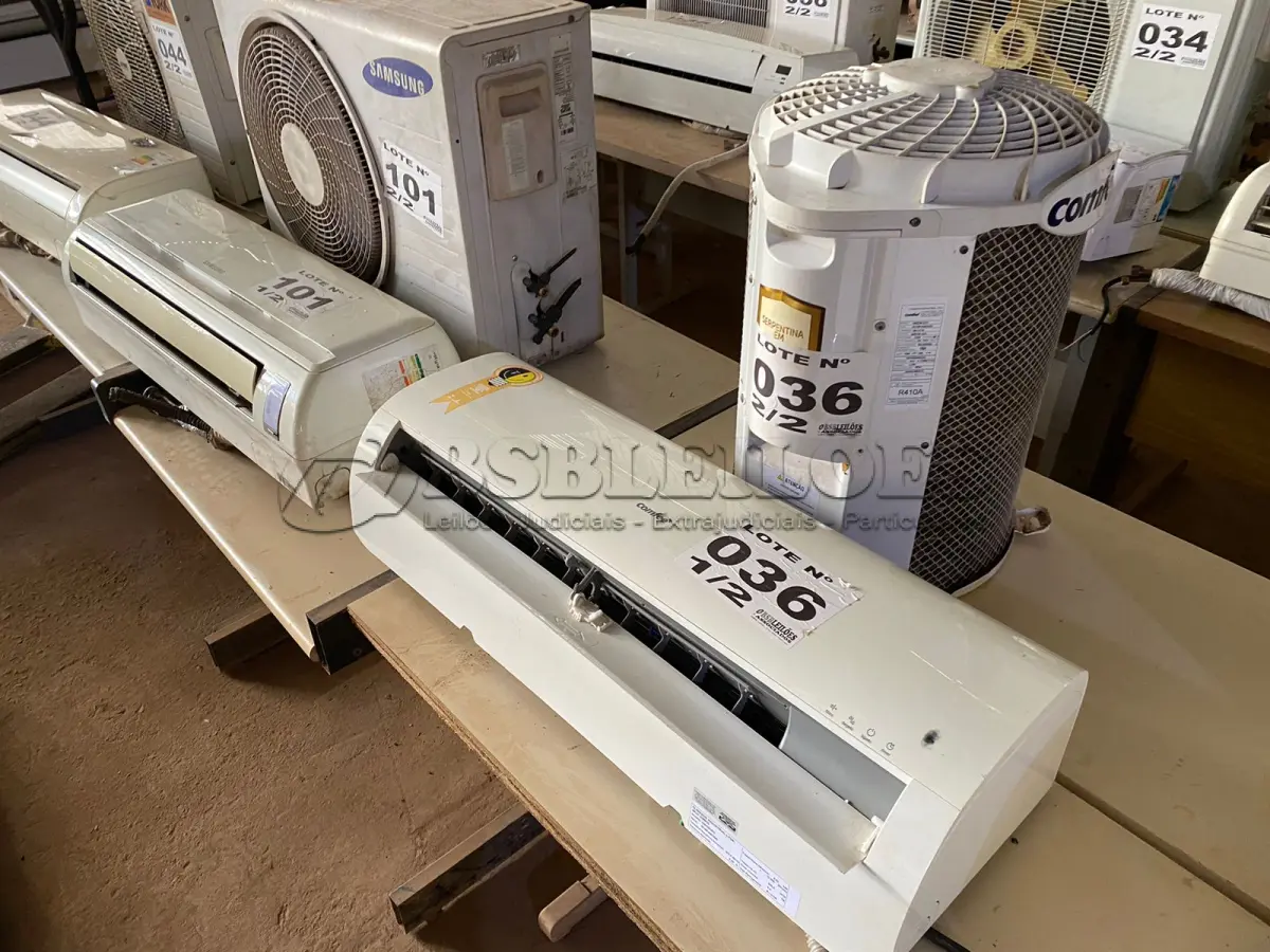 LOTE 036 - 01 KIT AR-CONDICIONADO COMFEE 12000 BTUS (NO ESTADO, NÃO SABEMOS SE FUNCIONA. LEILÃO NÃO TEM GARANTIA E NEM DEVOLUÇÃO, SUJEITO A POSSÍVEIS AVARIAS VISÍVEIS/OCULTAS E/OU AUSÊNCIA DE COMPONENTES)