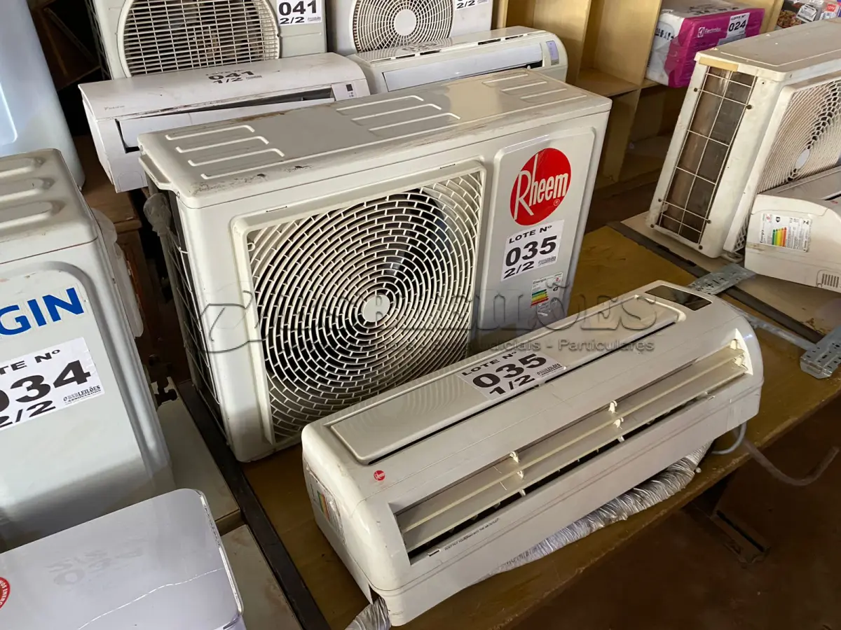 LOTE 035 - 01 KIT AR-CONDICIONADO RHEEM 12000 BTUS (NO ESTADO, NÃO SABEMOS SE FUNCIONA. LEILÃO NÃO TEM GARANTIA E NEM DEVOLUÇÃO, SUJEITO A POSSÍVEIS AVARIAS VISÍVEIS/OCULTAS E/OU AUSÊNCIA DE COMPONENTES)