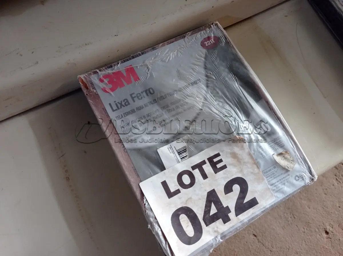 LOTE 042 - 50 - FOLHAS LIXA FERRO 221T GRÃO P100 225X275MM (NO ESTADO, NÃO SABEMOS SE FUNCIONA. LEILÃO NÃO TEM GARANTIA E NEM DEVOLUÇÃO, SUJEITO A POSSÍVEIS AVARIAS VISÍVEIS/OCULTAS E/OU AUSÊNCIA DE COMPONENTES)